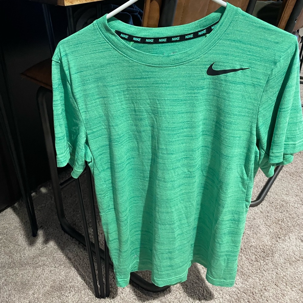 Nike green t shirt size m